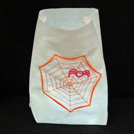Spinne mit Netz Lichtdeko Halloween Stickdatei