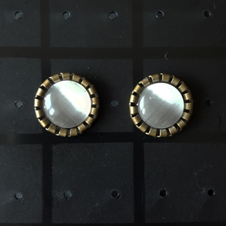 Ohrstecker Cabochon White Cat-Eye