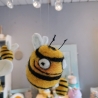 Hummel Biene Dekoration handgefilzt