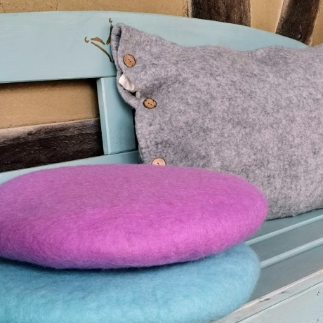 Sitzkissen Stuhlauflage Kissen Wolle handgefilzt Lila