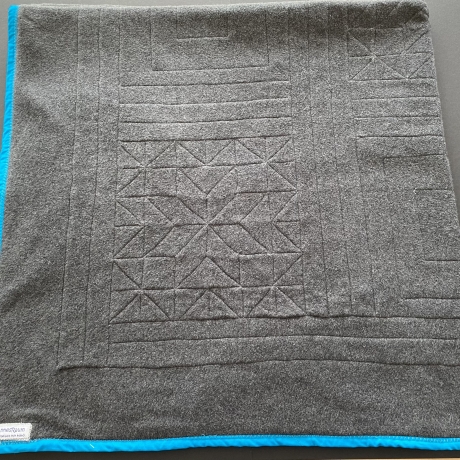 Patchworkdecke  als Kniedecke oder Kinderdecke mit Fleece -1-
