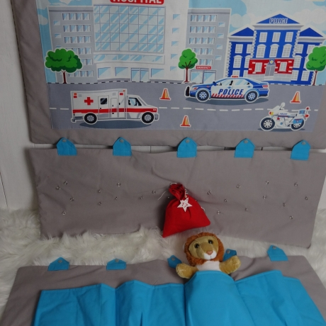 Adventskalender, Polizeistation, Wandutensilo, wandelbar