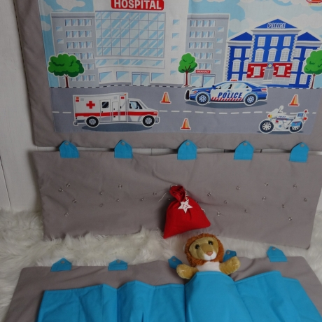 Adventskalender, Polizeistation, Wandutensilo, wandelbar