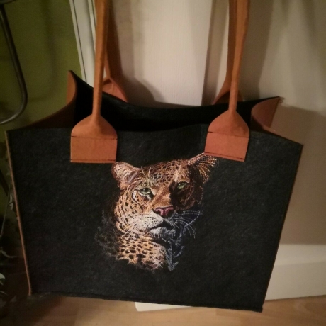 T-SH0001_008 Filztasche, Shopper bestickt - Leopard - handmade