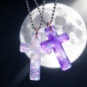 Glow Kreuz Amulett Violett leuchtender Anhänger Lumina Collection