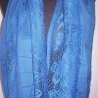 Modischer Schal in blau