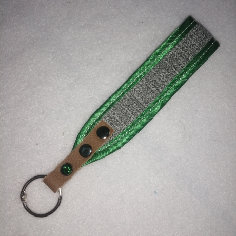 USB-Schlüsselanhänger Unikat grau grün Handarbeit 3x13cm robust