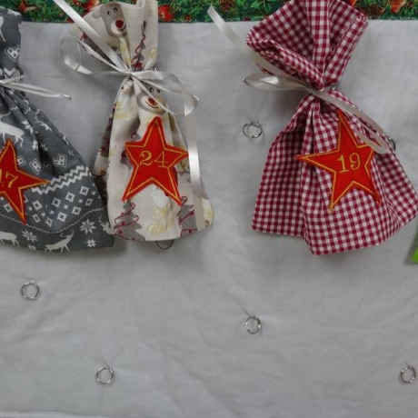 Adventskalender, Polizeistation, Wandutensilo, wandelbar