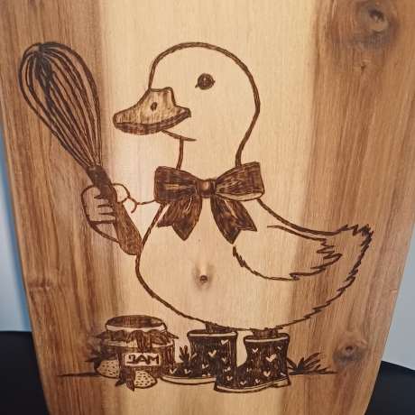 Schneidebrett aus Akazienholz I 42x17x1,5 mit eingebrannter Gans 