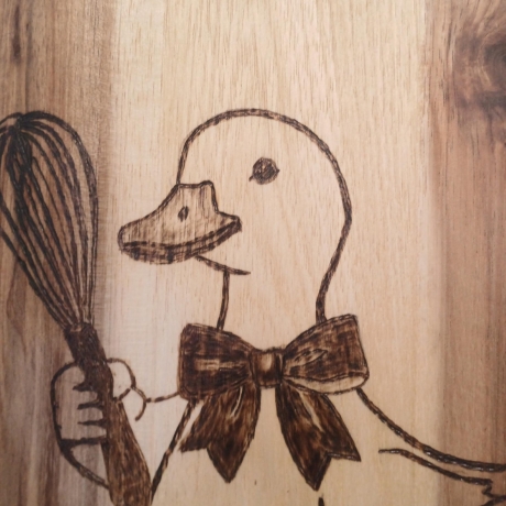 Schneidebrett aus Akazienholz I 42x17x1,5 mit eingebrannter Gans 