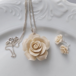 Silber Schmuckset mit Rosen aus Koralle