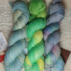 Sockenwolle, handgefärbte Wolle, Sockenwolle mit Glitzer, Glitzer