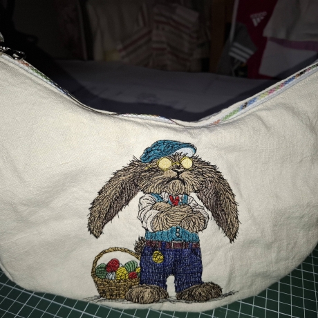 S-EGG-URITY  | 15.77 x 16.62 cm | VS