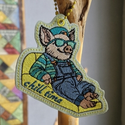 Herr Chill - nur keine Hektik |Anhänger | 8.93 x 9.36 cm |ITH| VS