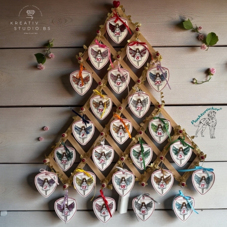 ITH - Engel-(Advents) Kalender – ältere Frau – 10.83 x 12.73 cm