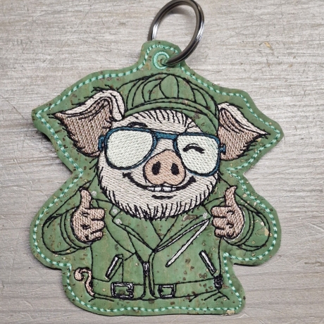 ITH | Glücksschwein Kurt 1 Anhänger | 8.93 x 9.46 cm | TS