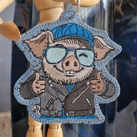 ITH | Glücksschwein Kurt 1 Anhänger | 8.93 x 9.46 cm | VS