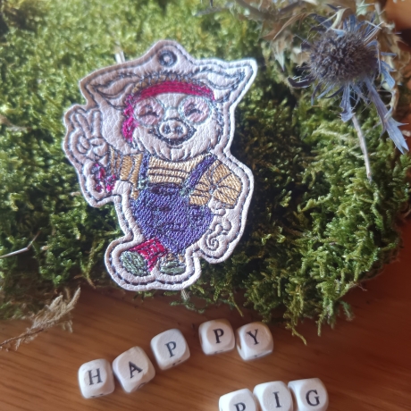 ITH TS-Anhänger - Hippie-Hilde - Größe 5.62 x 7.85 cm