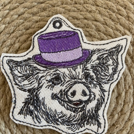 ITH TS-Anhänger - Charming Charly - Größe 7.86 x 7.32 cm