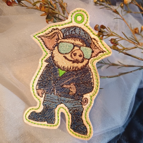 ITH VS-Anhänger - Rocker Kurt - Größe 6.04 x 9.32 cm