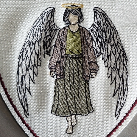  VS | ältere Frau mit Flügel | 6.87 x 8.43 cm