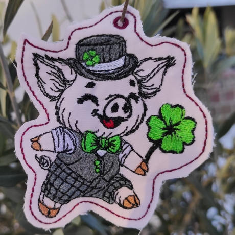 ITH | Glücksschwein Timmy Anhänger | 8.35 x 9.34 cm | TS