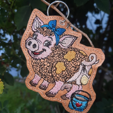 eierlegende Wollmilchsau Wally | 8.60 x 9.18 cm | ITH | VS