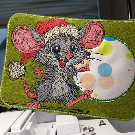 Weihnachtsmaus | 12.77 x 12.17 cm | VS