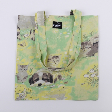1 bunter Upcycling-Stoffbeutel