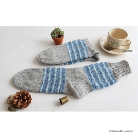 Stricksocken Gr. 44 handgestrickt Wollsocken Schurwolle/Polyamid