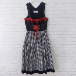 TRACHTENKLEID  KAROMUSTER