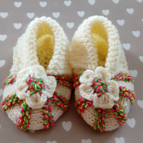 Gestrickte Babyschuhe 