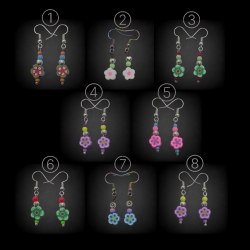 Kreative Hängeohrringe mit Blumenmuster