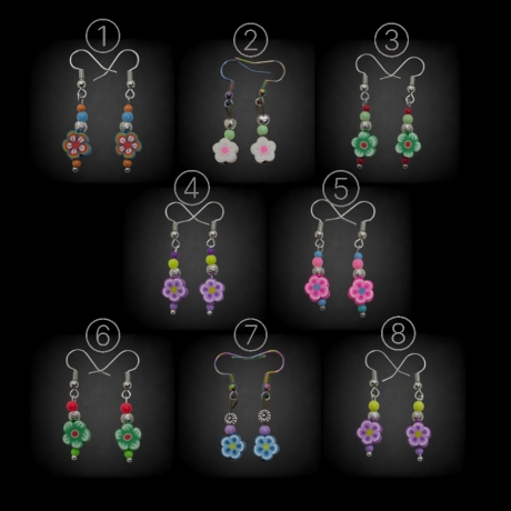 Kreative Hängeohrringe mit Blumenmuster