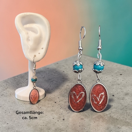 Ohrringe mit Perle und Resinanhänger