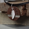 Holz Kettenanhänger mit Silberfeder und Platinnaht