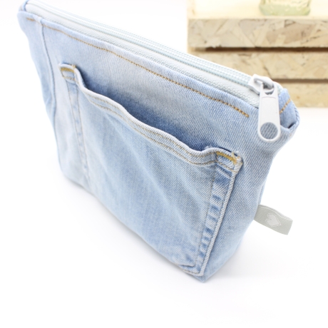 Upcycling! Universal-/Kosmetiktasche aus alter Jeans Weltkarte