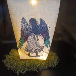 Engel 04 - 15.78 x 15.37 cm