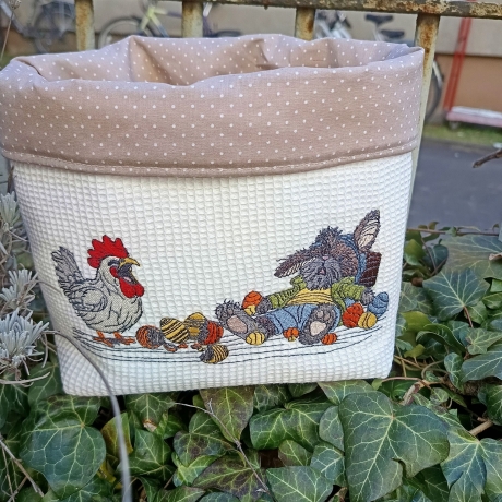 der Hase ist völlig geschafft- Größe 19.47x8.14 cm