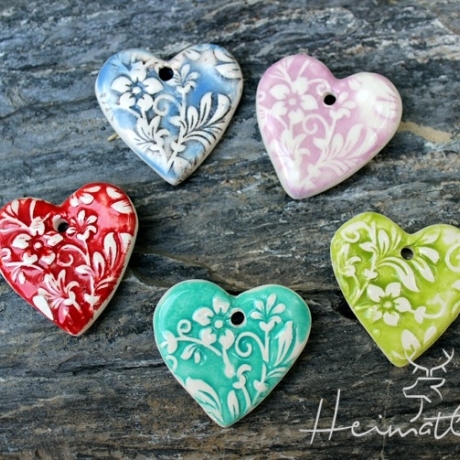 Porzellananhäger Vergissmeinnicht mit Lederkette