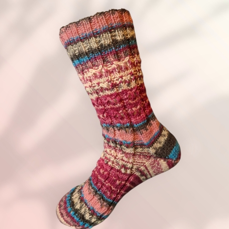 Handvermaschte Mustersocken in purple-multi Gr. 39
