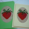 Grußkarte mit Stickbild Erdbeere