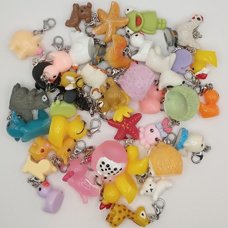 24x Clip Anhänger Charm Bettelarmband 3D Adventskalender Füllung