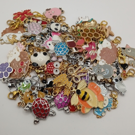 24x Clip Anhänger Charm Bettelarmband 3D Adventskalender Füllung
