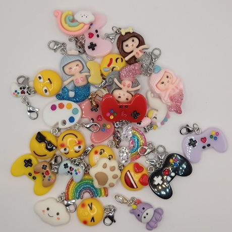 24x Clip Anhänger Charm Bettelarmband 3D Adventskalender Füllung