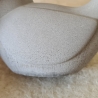 Design Vögelchen schlicht aus Beton / Vogel mit rosa Schnabel