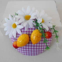 Fascinator im Karomuster mit Zitronen und Blumen