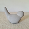 Design Vögelchen schlicht aus Beton / Vogel mit rosa Schnabel