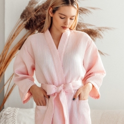 Luxuriöser Waffelbademantel für Zuhause, Sauna und Spa Erlebnisse