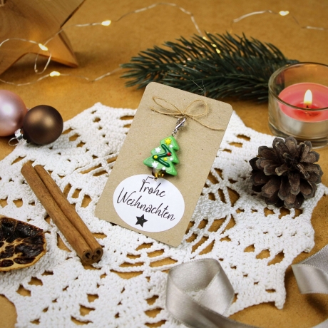 Kleines Weihnachtsgeschenk – Glas Tannenbaum Anhänger auf Karte